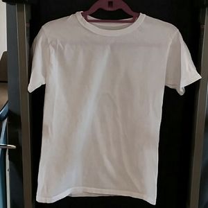 white t-shirt